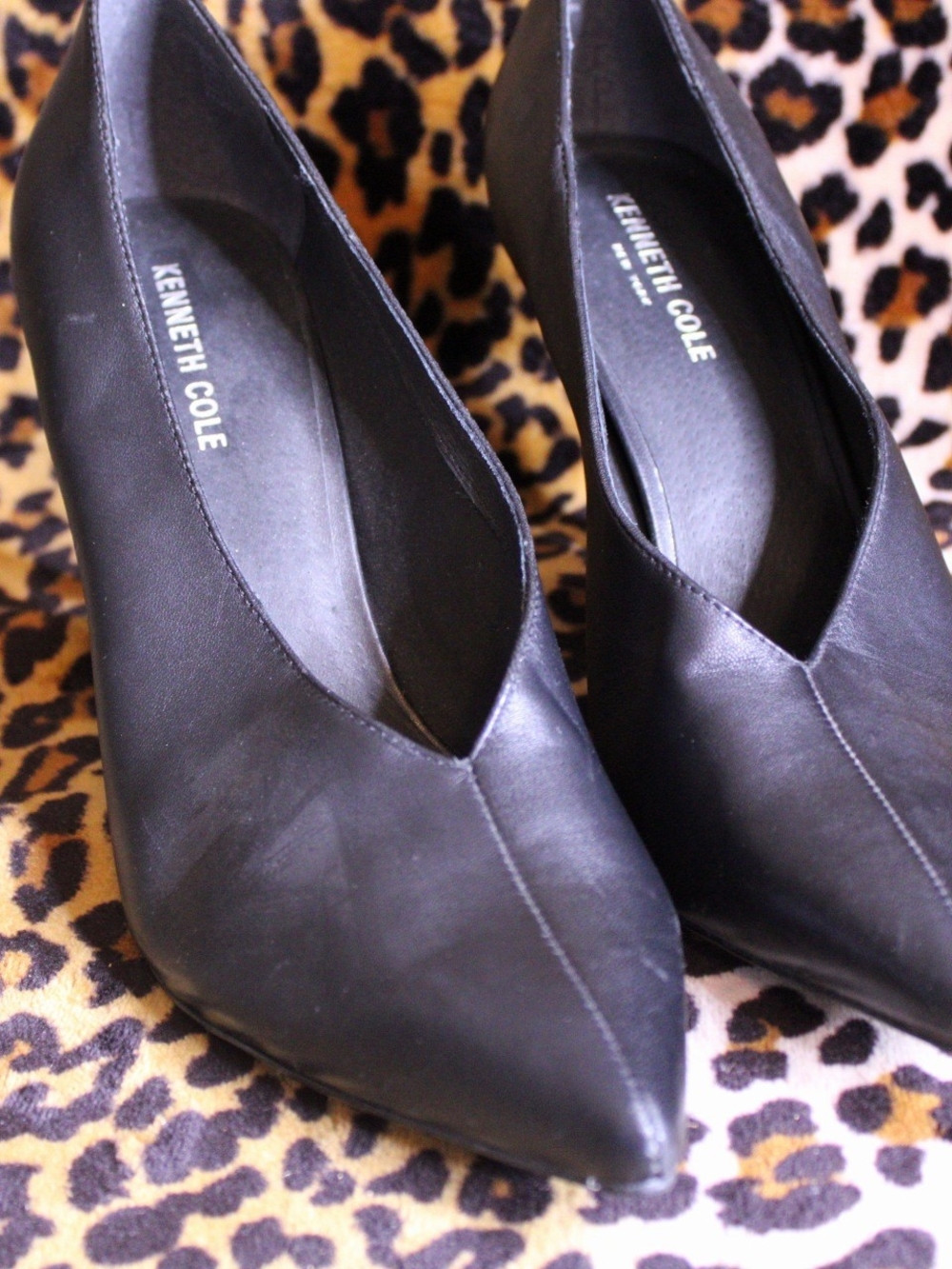 Kenneth Cole Women's Black Pointed-Toe Pumps